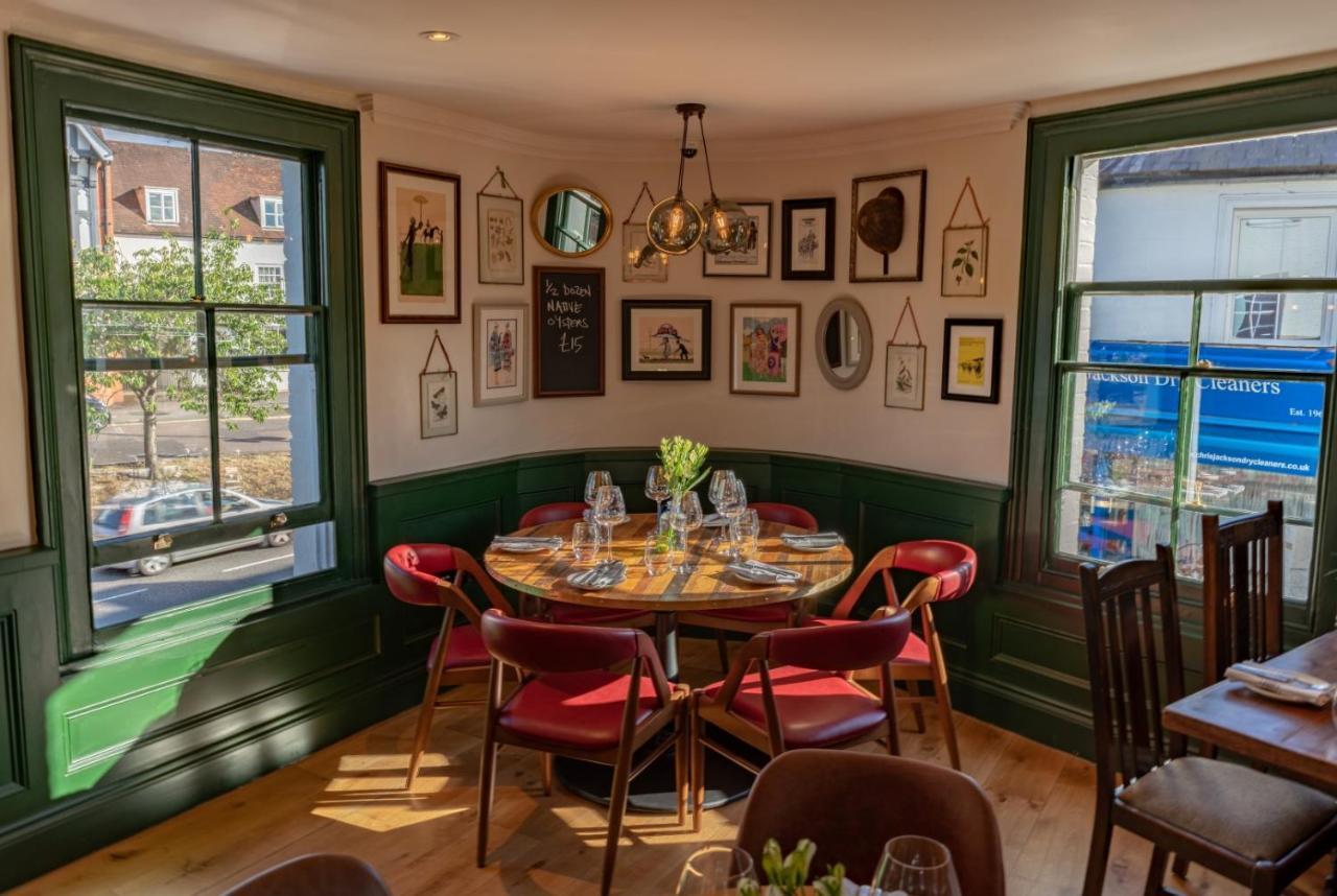 Albert Arms Esher Esterno foto