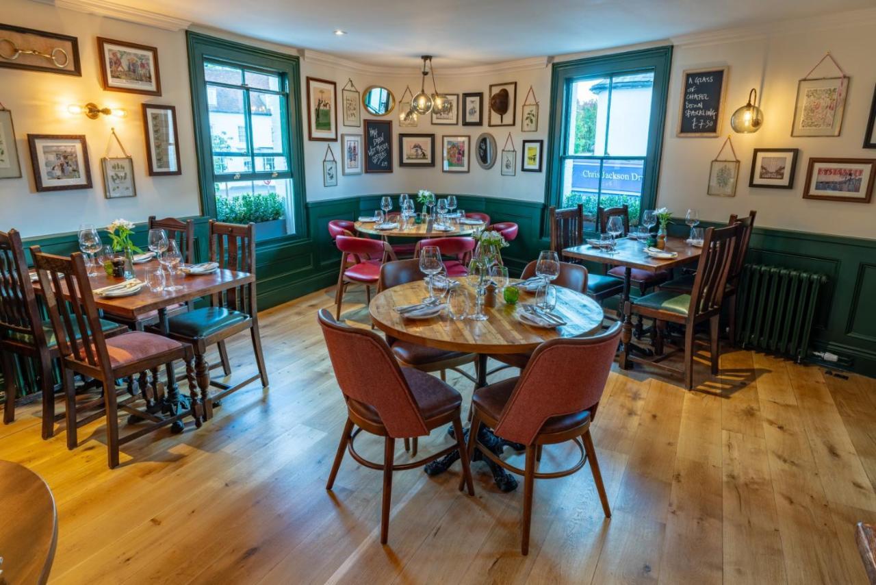 Albert Arms Esher Esterno foto