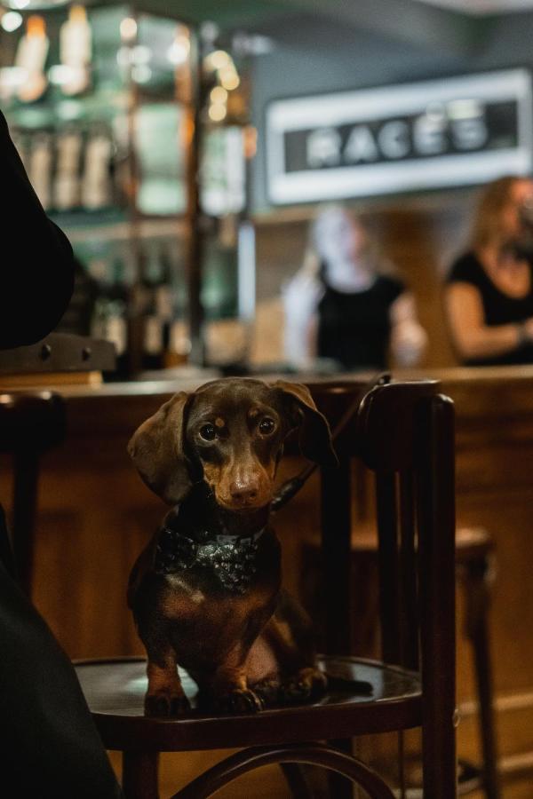Albert Arms Esher Esterno foto